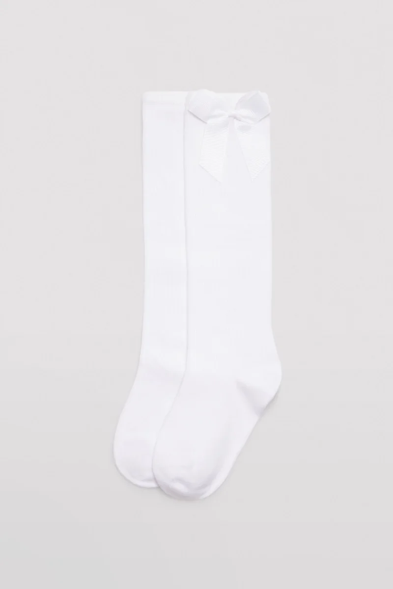 Meia comprida infantil com detalhe de laço branco - Image 2