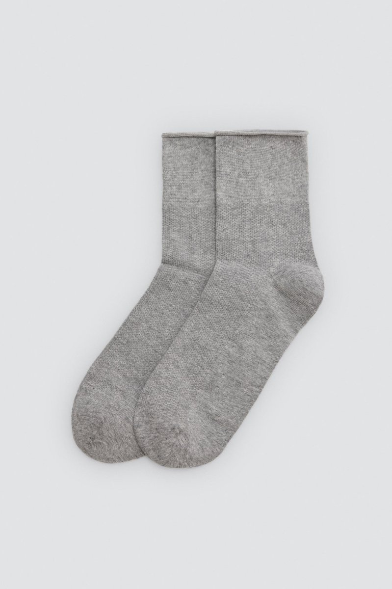 Pacote com 3 meias básicas lisas multicoloridas até o joelho - Image 6