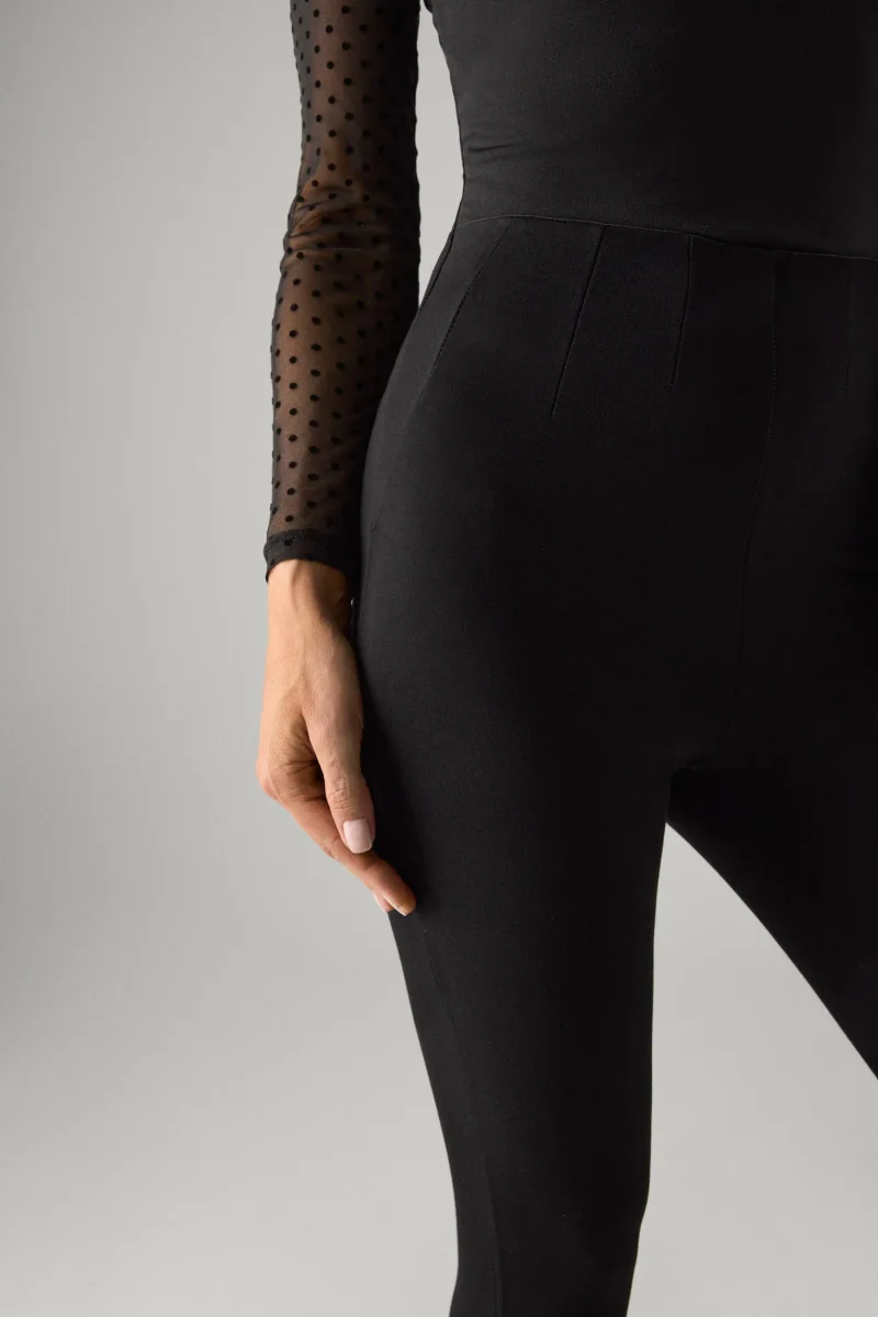 Legging preta com efeito modelador - Image 3