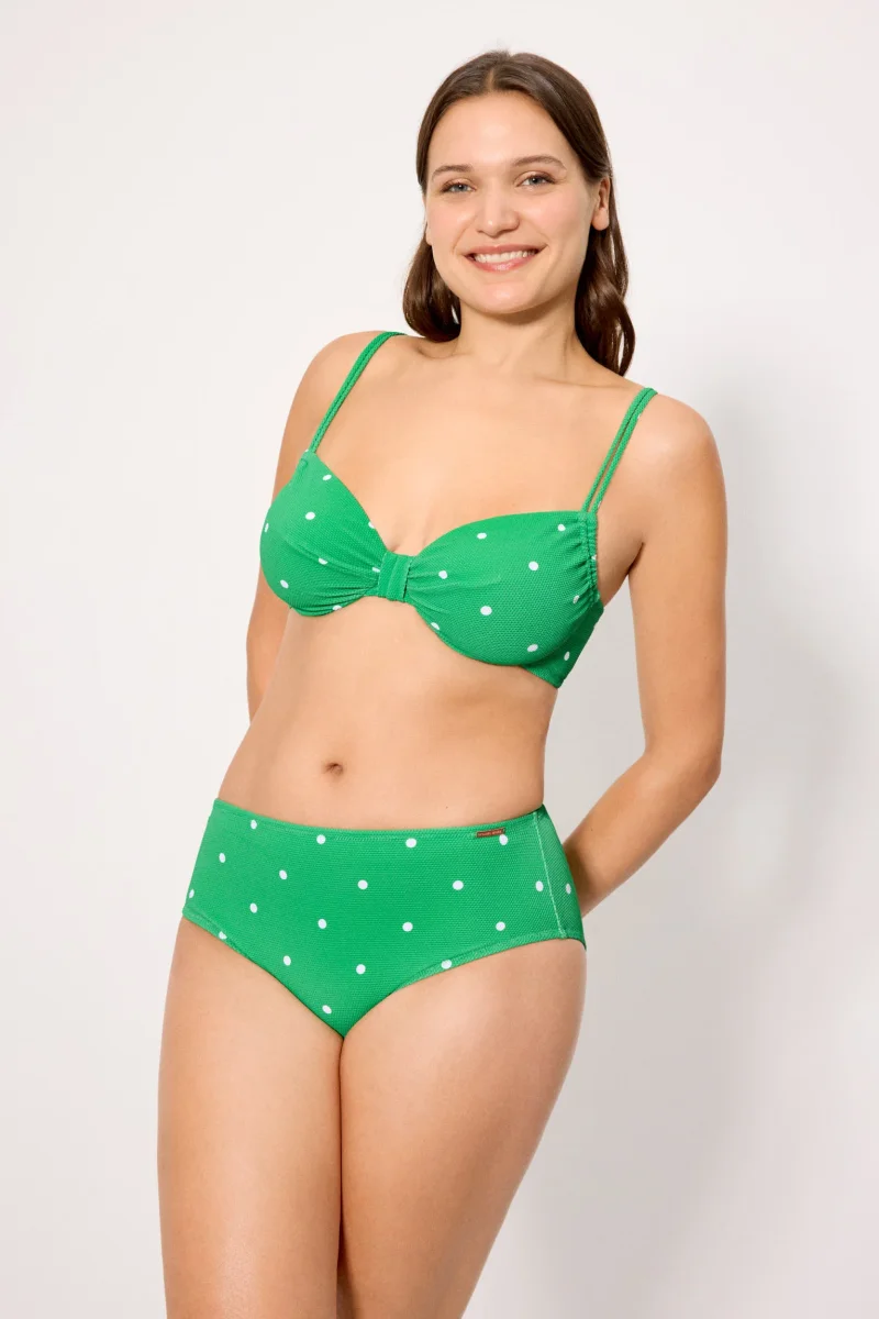Calcinha de biquíni modeladora de cintura alta em piqué verde com bolinhas. - Image 6