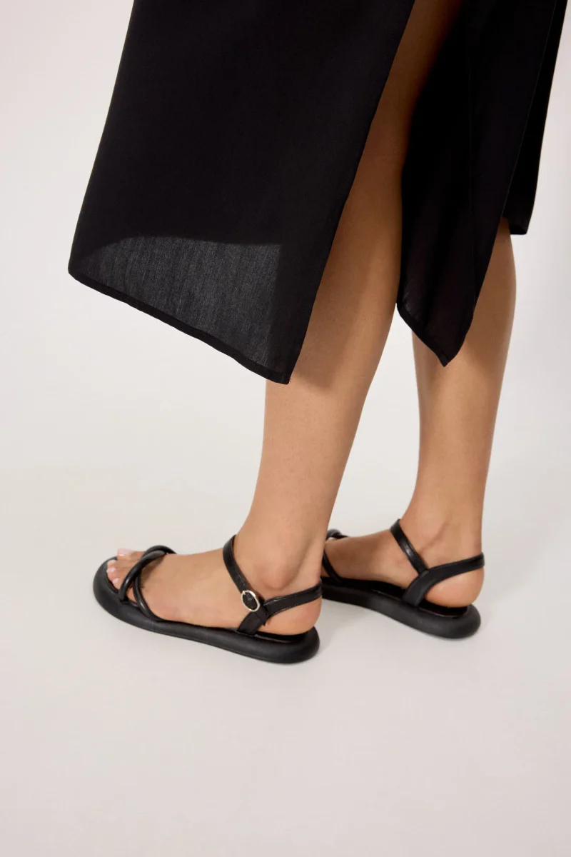Vestido longo preto com alças ajustáveis - Image 5